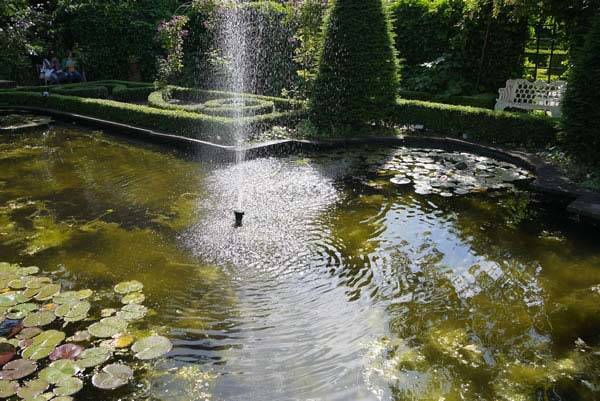 Formal garden fountain with parterres